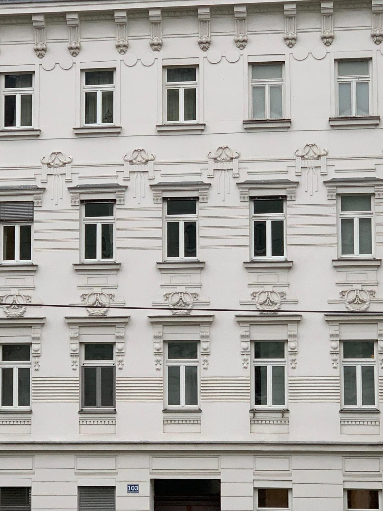Mit Gefuehl Und Stil * Wien